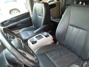 Chrysler Pacifica driver seat, passenger seat, and center console